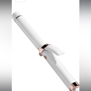 T3 Curl ID 1 1/4 curling iron